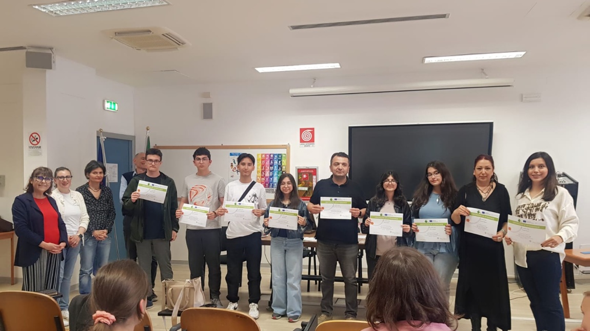 ALTIEYLÜL FEN LİSESİ İTALYA'DA