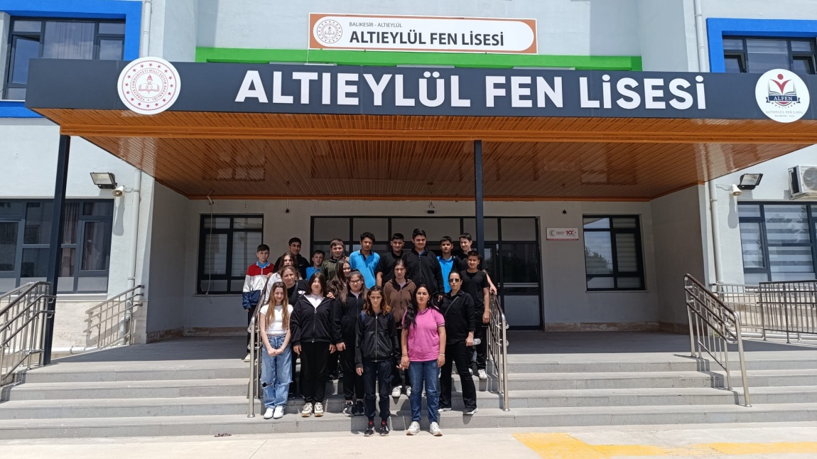 Altıeylül İlçesi Karamanlar Ortaokulu Öğretmenlerinin ve Öğrencilerinin Okulumuzu Ziyareti